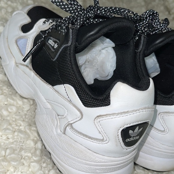 Wmns Adidas Falcon Size 9 - Picture 11 of 14